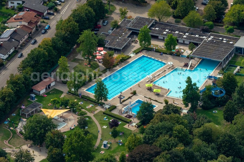 Aerial photograph Teningen - Swimming pool of the in Teningen in the state Baden-Wuerttemberg, Germany