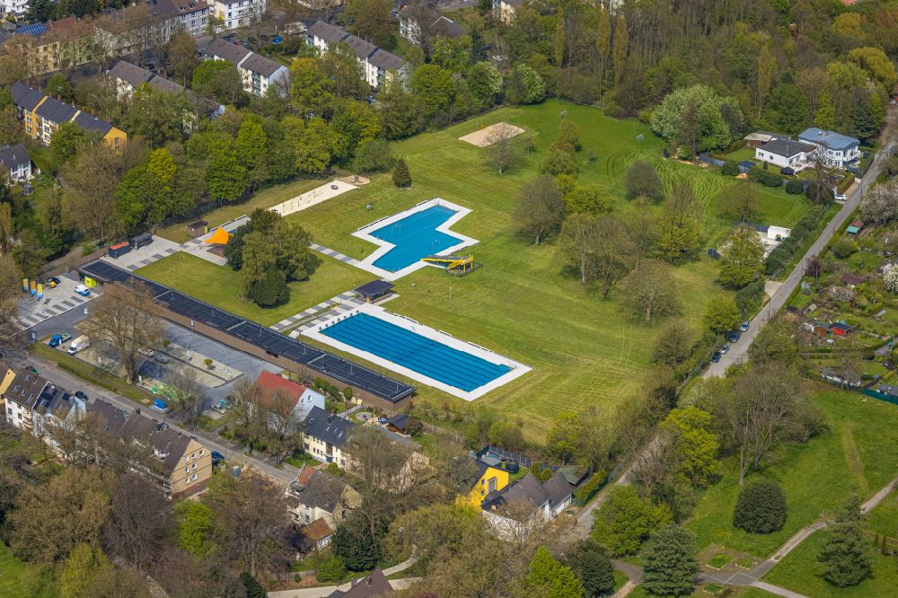 Bochum from the bird's eye view: Swimming pool of the WasserWelten Bochum Werne on street Bramheide in the district Werne in Bochum at Ruhrgebiet in the state North Rhine-Westphalia, Germany
