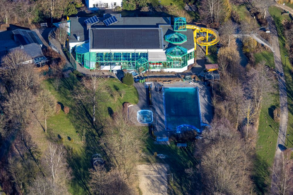Eslohe (Sauerland) from the bird's eye view: Indoor swimming pool Esselbad in Eslohe (Sauerland) in the state North Rhine-Westphalia, Germany