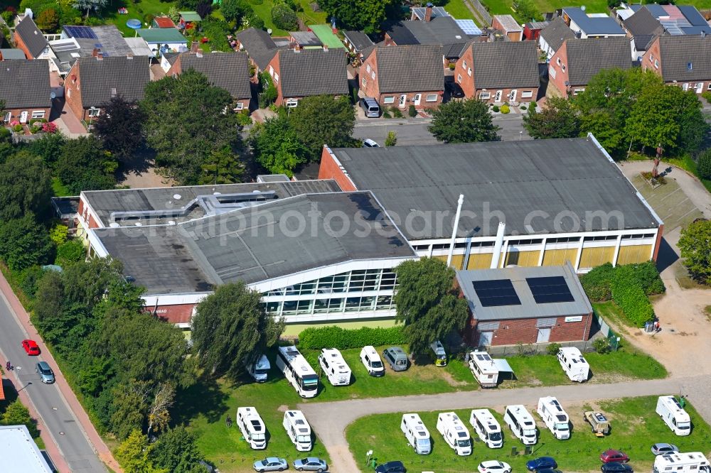Aerial photograph Niebüll - Indoor swimming pool Hallenbad Niebuell on Tondernstrasse in Niebuell in the state Schleswig-Holstein, Germany