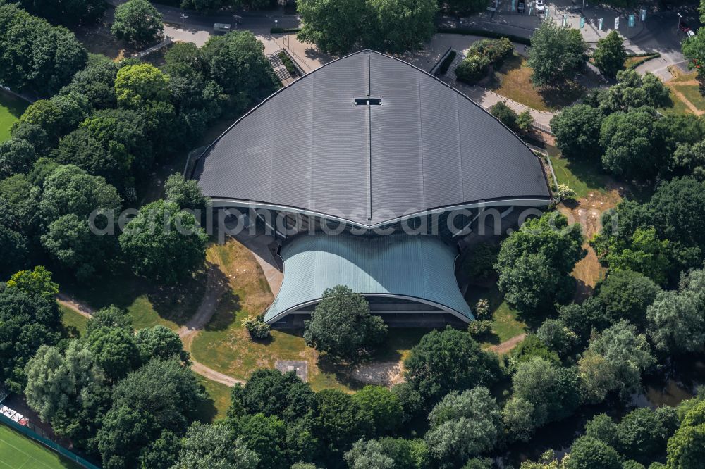 Hannover from the bird's eye view: Indoor swimming pool Stadionbad on street Robert-Enke-Strasse in the district Calenberger Neustadt in Hannover in the state Lower Saxony, Germany