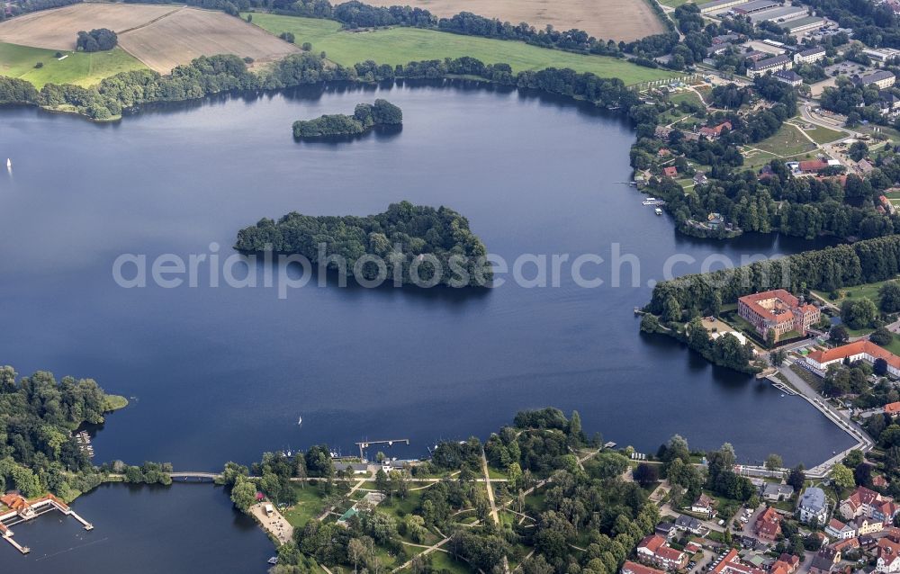 Aerial photograph Eutin - Lake Island on the Grossen Eutiner See in the district Fasaneninsel in Eutin in the state Schleswig-Holstein