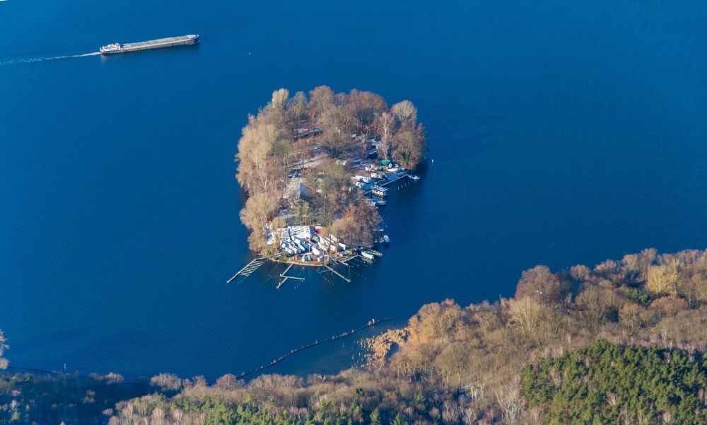 Aerial image Berlin - Lake Island Lindwerder in Berlin, Germany