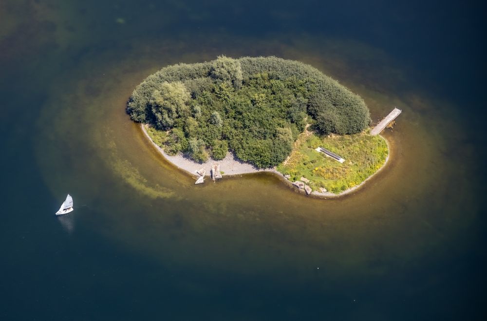 Aerial photograph Dortmund - Lake Island on the in Phoenix See in the district Hoerde in Dortmund in the state North Rhine-Westphalia, Germany