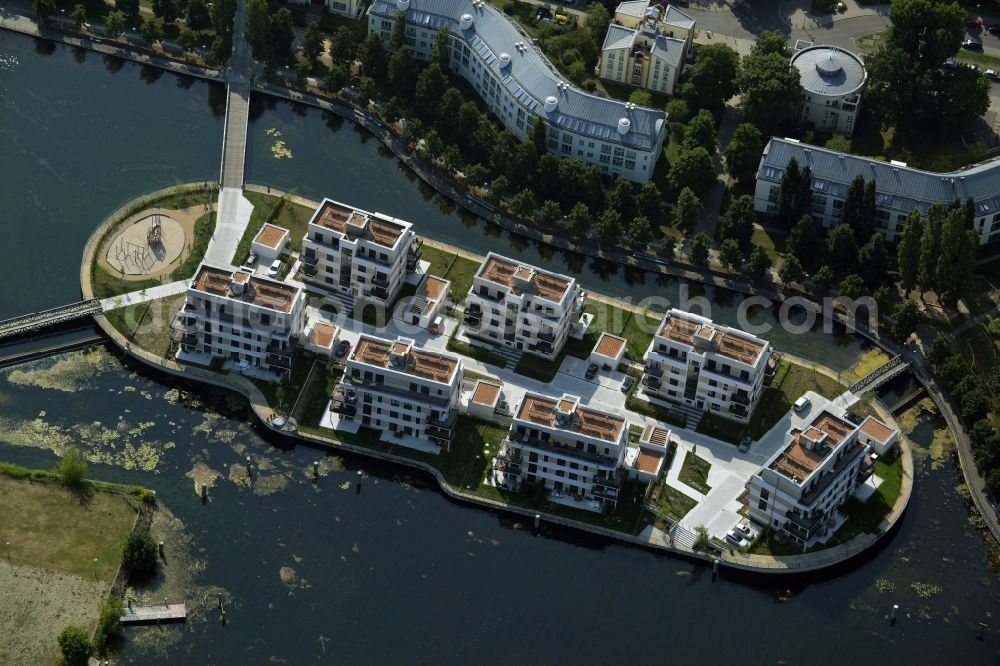 Aerial photograph Berlin - Sea Island on the Tegeler See in the district Reinickendorf in Berlin in Germany. The condominiums - apartment buildings are property of the Martrade Immobilien GmbH & Co. KG and GBI Wohnungsbau GmbH & Co. KG