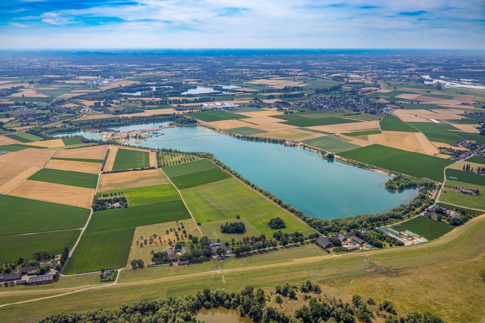 Wesel from above - Village on the lake bank areas in the district Buederich in Wesel at Ruhrgebiet in the state North Rhine-Westphalia, Germany
