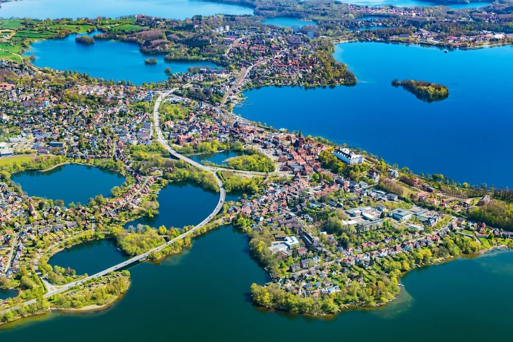 Aerial image Plön - Lakes chain and bank areas of the Ploener lakes in Ploen in the federal state Schleswig-Holstein