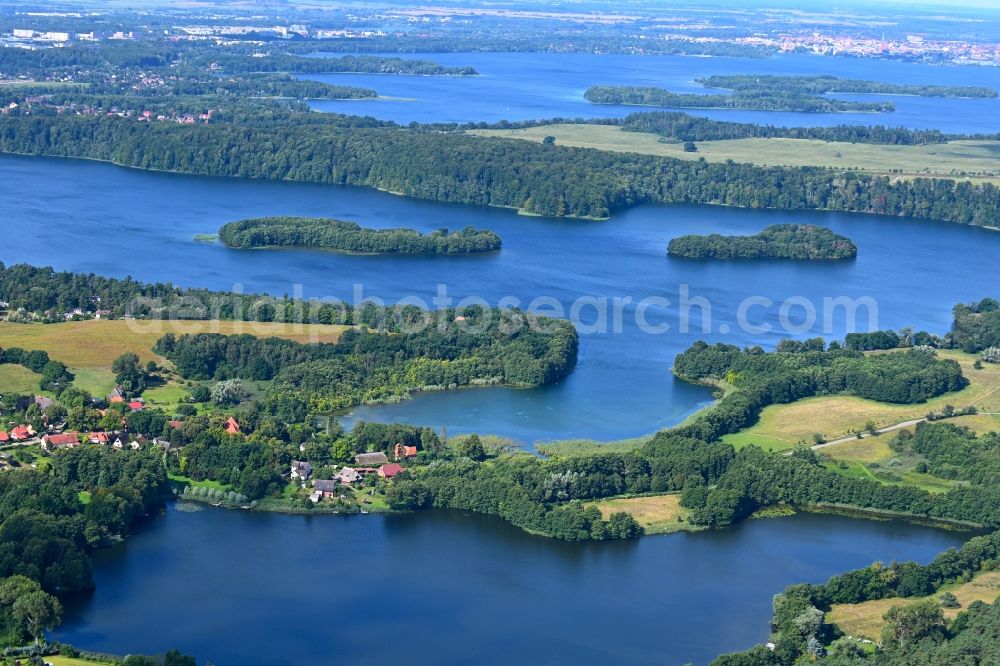 Aerial image Pinnow - Waterfront landscape on the lake Pinnower See in Pinnow in the state Mecklenburg - Western Pomerania, Germany