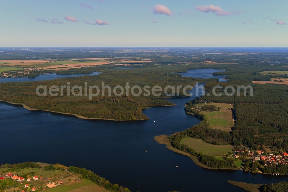 Fleeth from the bird's eye view: Waterfront landscape on the lake Vilzsee - Moessensee in Fleeth in the state Mecklenburg - Western Pomerania, Germany