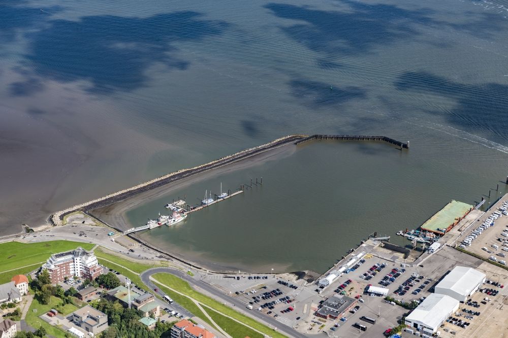 Aerial photograph Cuxhaven - Sailhabour Cuxhaven Faehrhafen in the harbor in Cuxhaven in the state Lower Saxony, Germany