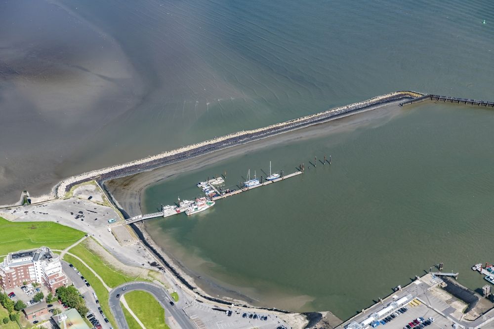 Cuxhaven from the bird's eye view: Sailhabour Cuxhaven Faehrhafen in the harbor in Cuxhaven in the state Lower Saxony, Germany