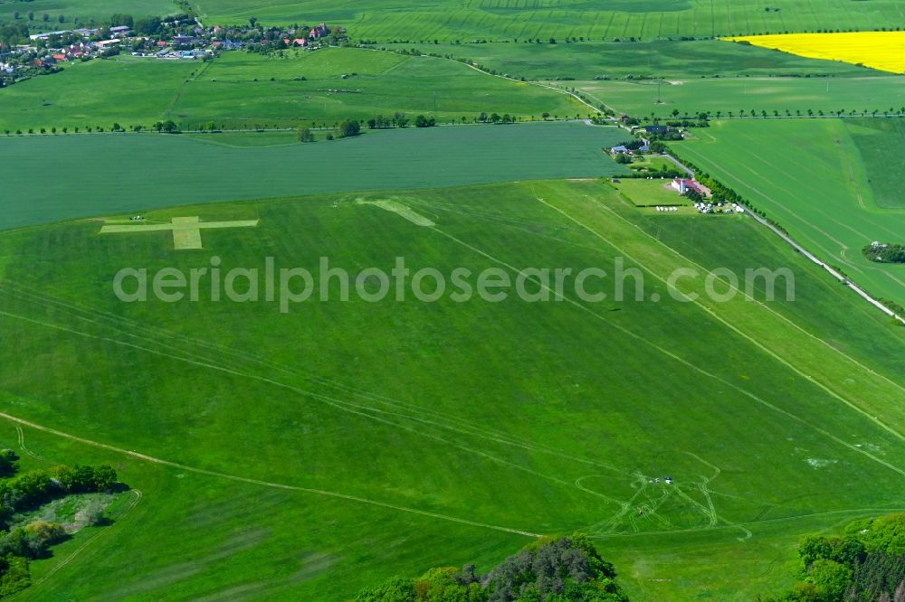 Aerial photograph Waren - Gliding field on the airfield of Flugplatz Waren-Vielist in the district Vielist in Waren in the state Mecklenburg - Western Pomerania, Germany