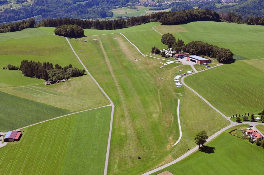 Rickenbach from the bird's eye view: Gliding field on the airfield of Huetten-Hotzenwald on Ruettehof in Rickenbach in the state Baden-Wuerttemberg, Germany