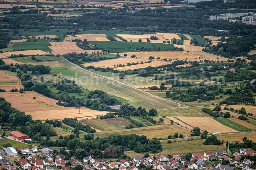 Malsch from the bird's eye view: Gliding field on the airfield of Malsch in Malsch in the state Baden-Wurttemberg, Germany