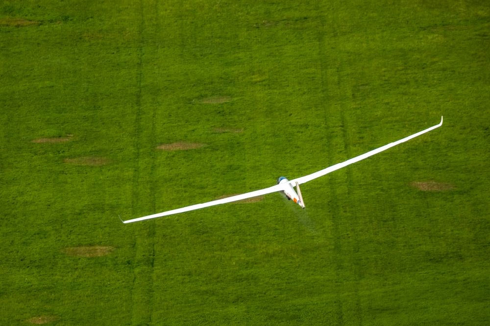 Aerial image Hamm - Glider and sport aircraft flying over the airspace in Hamm in the state North Rhine-Westphalia, Germany