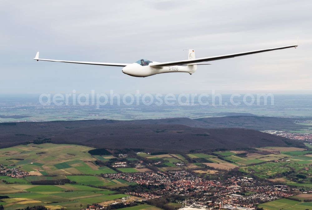 Aerial photograph Porta Westfalica - Glider and sport aircraft Glasfluegel Libelle D-9250 flying over the airspace in Porta Westfalica in the state North Rhine-Westphalia, Germany