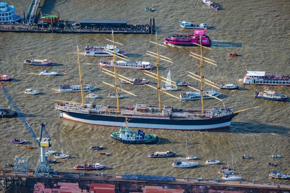 Hamburg from above - Sailing ship and four-masted barque a