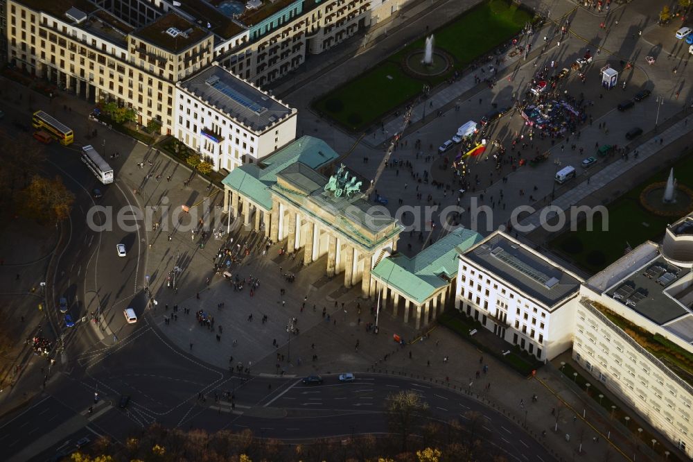 Aerial image Berlin - View of the Brandenburg Gate at the Pariser Platz in Berlin