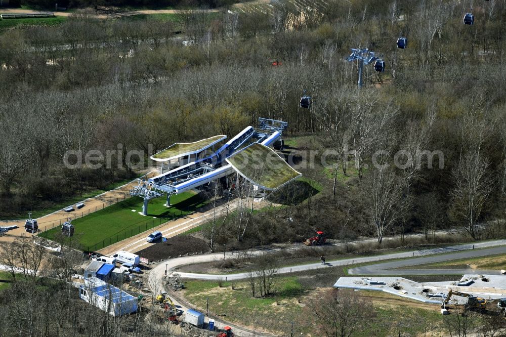 Berlin from above - Cable railway station and construction works of the Leitner AG on the Kienberg at the grounds of the International Garden Exhibition IGA 2017 in the district of Marzahn-Hellersdorf in Berlin