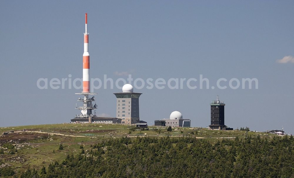Aerial photograph Brocken - Buildings on the hill summit of the Brocken in the Harz in the state Saxony-Anhalt. These are a transmitter site with a radio mast, as well as a weather station and the Brockenhaus