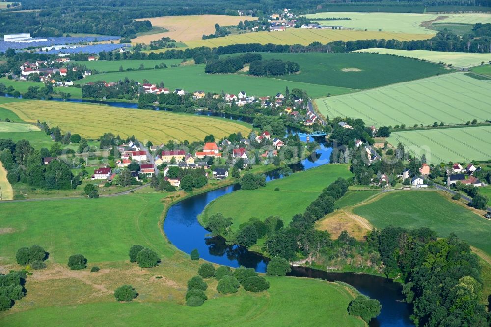 Aerial photograph Polkenberg - Meandering, serpentine curve of river Freiberger Mulde in Polkenberg in the state Saxony, Germany