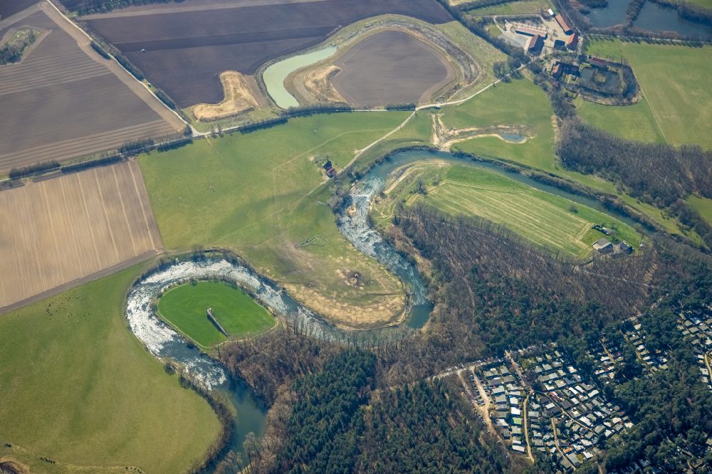 Olfen from the bird's eye view: Meandering, serpentine curve of river of Lippe in Olfen in the state North Rhine-Westphalia, Germany