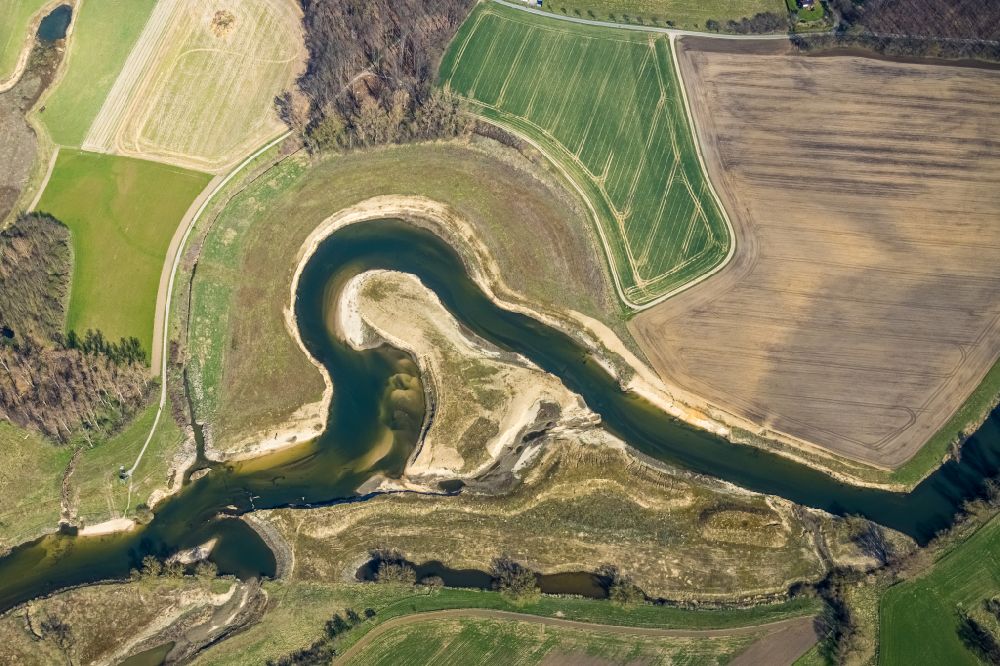 Olfen from the bird's eye view: Meandering, serpentine curve of river of Lippe in Olfen in the state North Rhine-Westphalia, Germany