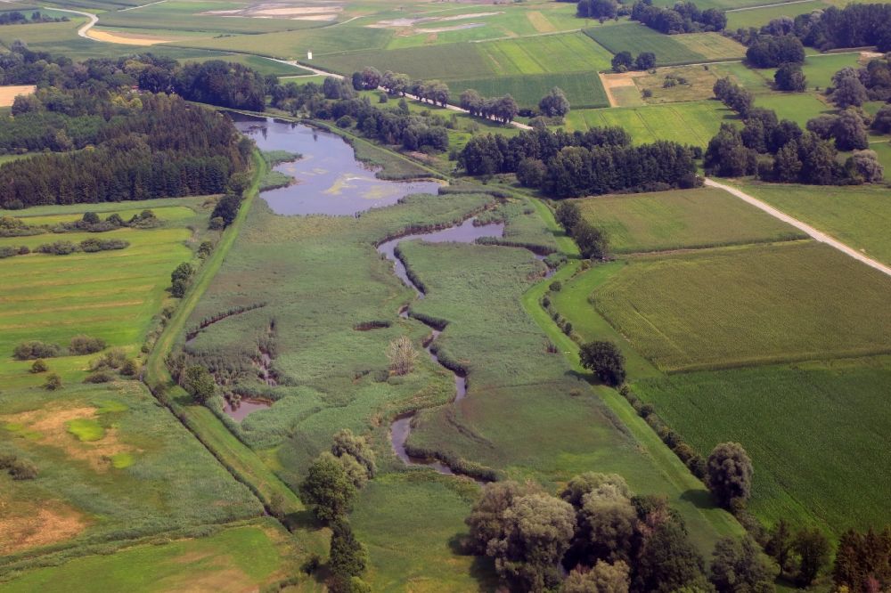 Aerial photograph Eitting - Meandering, serpentine curve of a creek Dorfen in Eitting in the state Bavaria, Germany