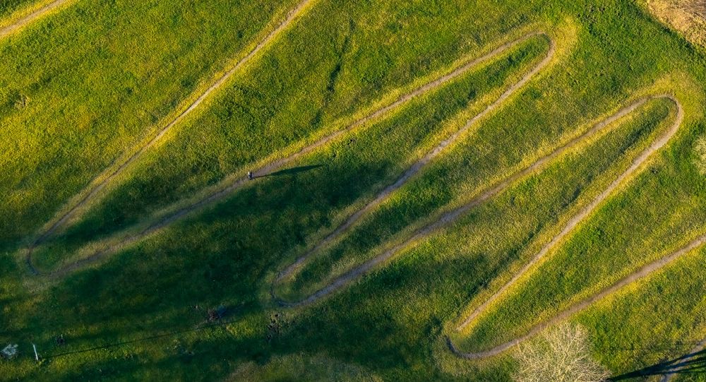 Aerial photograph Ennepetal - Serpentine-shaped curve of a road guide in Ennepetal in the state North Rhine-Westphalia, Germany