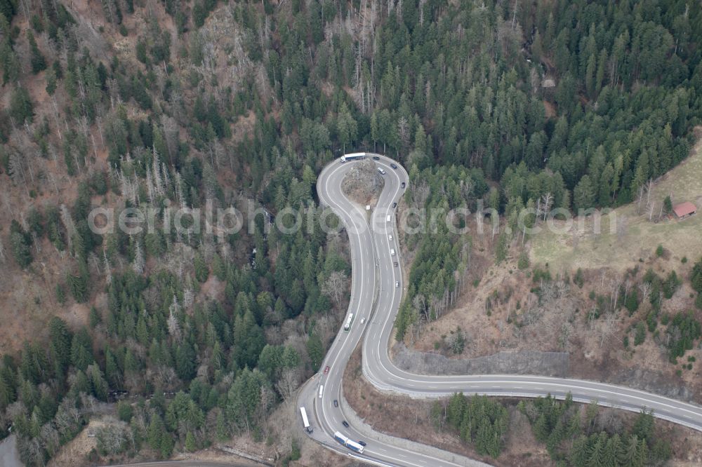 Aerial photograph Höllsteig - Serpentine-shaped curve of a road guide B31 Hoellental in Hoellsteig in the state Baden-Wuerttemberg, Germany
