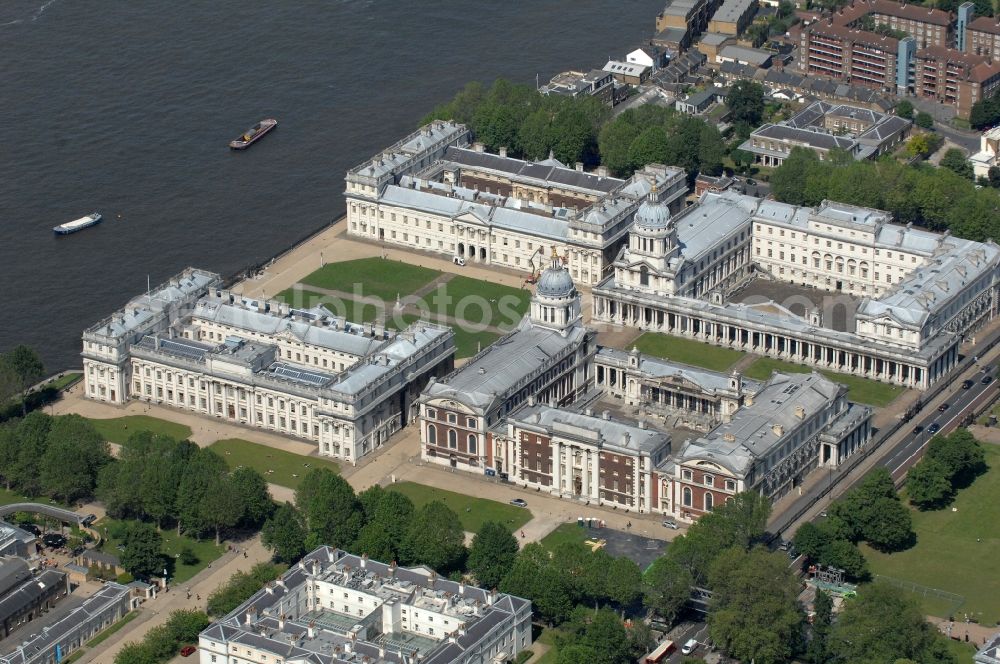 Aerial photograph London - View on the campus of University Greenwich in the south-east of London. The academy, which is divided into four parts, has its historical background in the 1890er years and is one of the largest and most international universities in Great Britain. It exists of specific libraries and language laboratories, laboratories for computing & mathematical science and humanities & social sciences. www2.gre.ac.uk