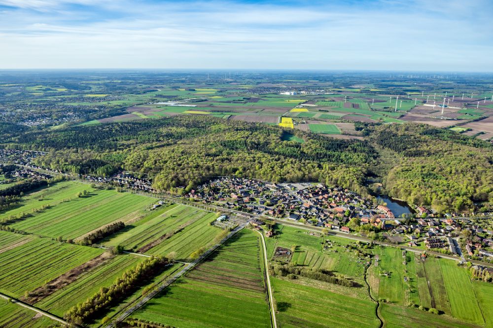 Hedendorf from the bird's eye view: The district Neukloster and Hedendorf in the state Lower Saxony, Germany