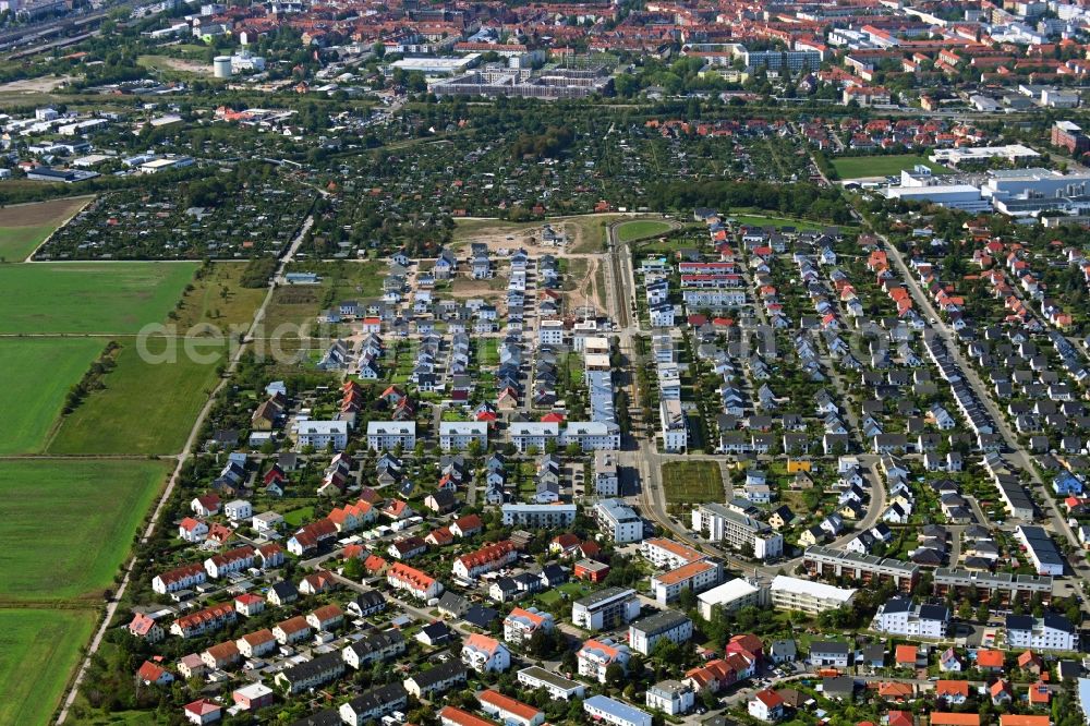 Erfurt from the bird's eye view: Settlement area and infrastructure Ringelberg-Siedlung in the district Kriegervorstadt in Erfurt in the state Thuringia, Germany