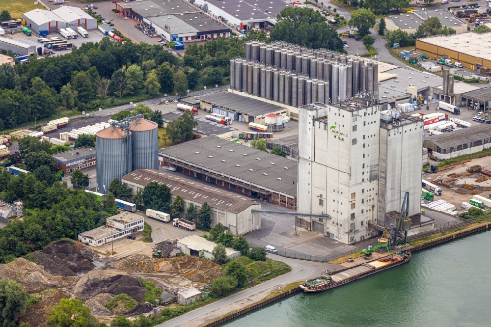 Aerial image Dorsten - High silo and grain storage with adjacent storage in Dorsten at Ruhrgebiet in the state North Rhine-Westphalia, Germany