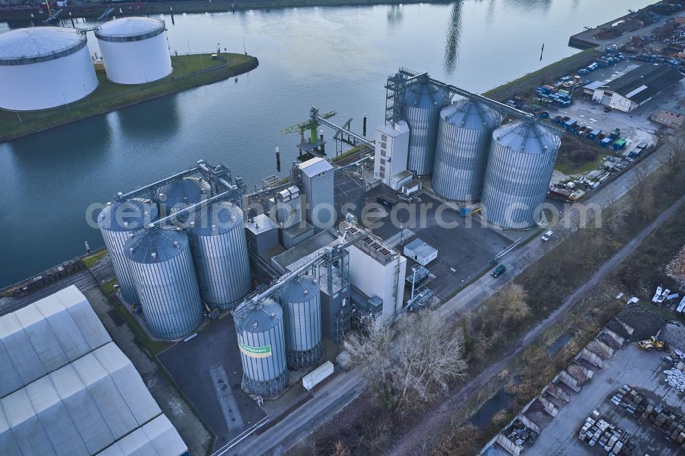 Aerial photograph Karlsruhe - High silo and grain storage with adjacent storage ZG Raiffeisen Hafensilo in Karlsruhe in the state Baden-Wurttemberg, Germany