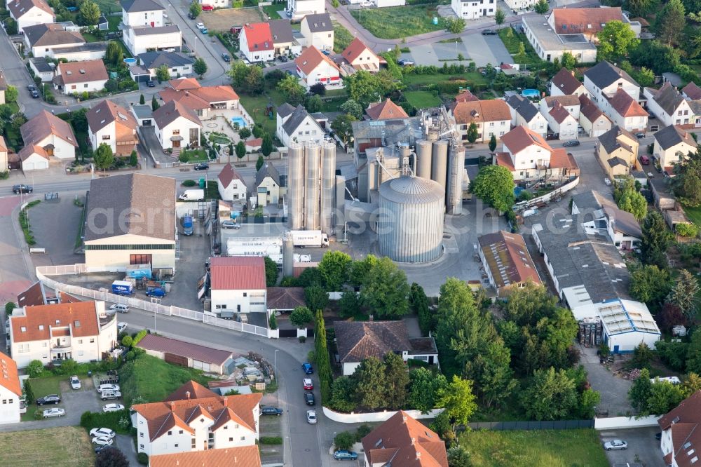 Aerial image Hochdorf-Assenheim - Silo for storage of grains from the mill Deller Muehle in Hochdorf-Assenheim in the state Rhineland-Palatinate, Germany