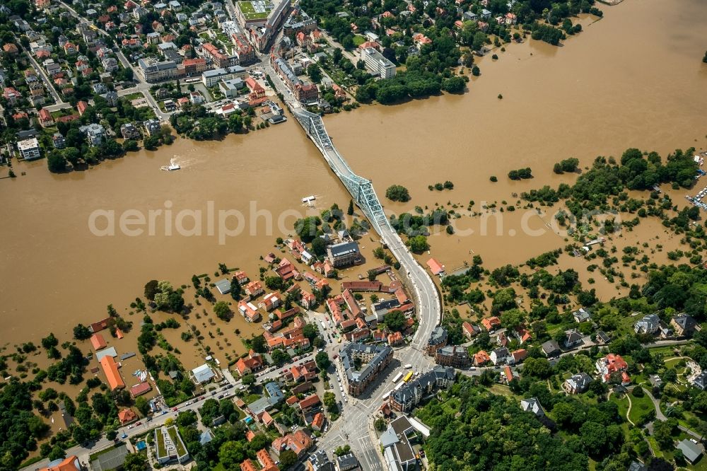 Aerial image Dresden - The situation during and after the flooding on the riverbank of the Elbe River in the Blasewitz and Loschwitz districts of Dresden in the Eastern German free state of Saxony. View on the Loschwitzer Bridge, also known as Blue Wonder. The bridge connects the two exclusive residential areas of Blasewitz and Loschwitz