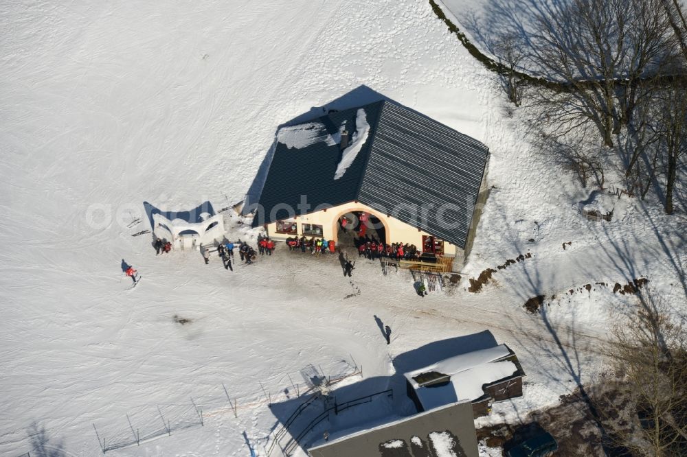Aerial photograph Schmiedefeld am Rennsteig - Ski lodge on a winter snow-covered slopes at Schmiedefeld in Thuringia