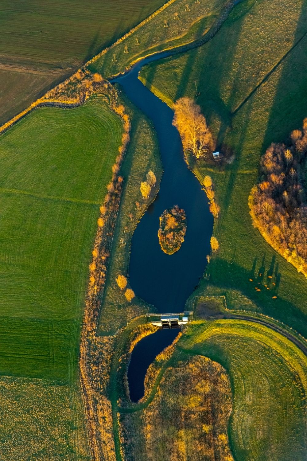 Aerial image Werl - Aerial view of autumn landscape with Soennerbach and Salzbach and pond in Werl in the German state North Rhine-Westphalia, Germany