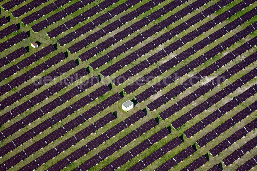 Aerial image Erfurt - Solar power plant and photovoltaic systems and cogeneration plant along the Stotternheimer Strasse in the district Hohenwinden in Erfurt in the state Thuringia, Germany
