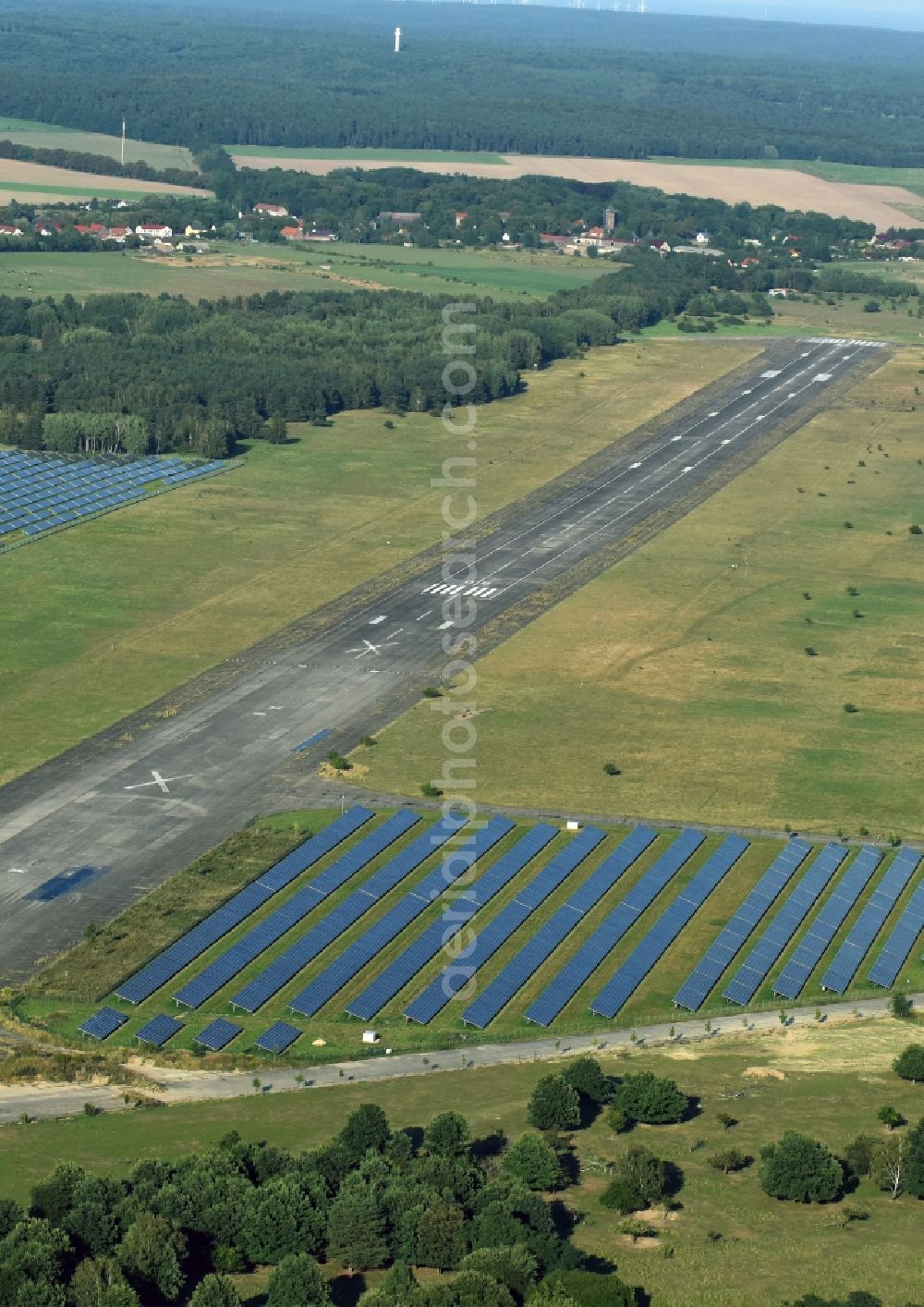 Werneuchen from above - Solar power plant and photovoltaic systems on the airfield in Werneuchen in the state Brandenburg