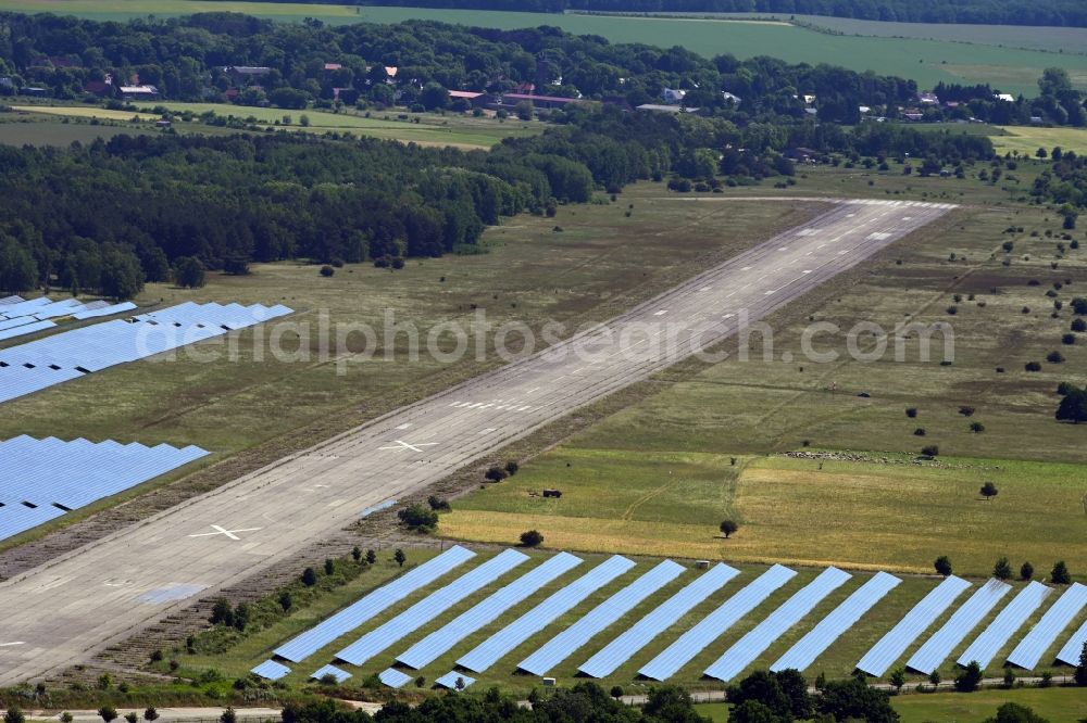 Werneuchen from above - Solar power plant and photovoltaic systems on airfield in Werneuchen in the state Brandenburg, Germany