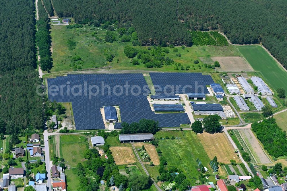 Solpke from the bird's eye view: Solar power plant and photovoltaic systems in Solpke in the state Saxony-Anhalt, Germany