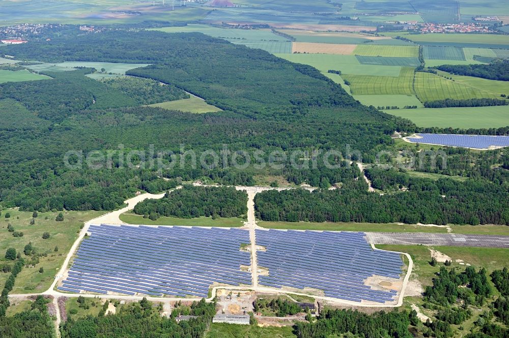 Allstedt from the bird's eye view: Solar power plant Allstedt I on the former airfield Allstedt in Saxony Anhalt