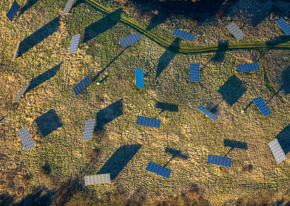 Bottrop from above - Panel rows of photovoltaic and solar farm at Suedring in Bottrop in the state North Rhine-Westphalia