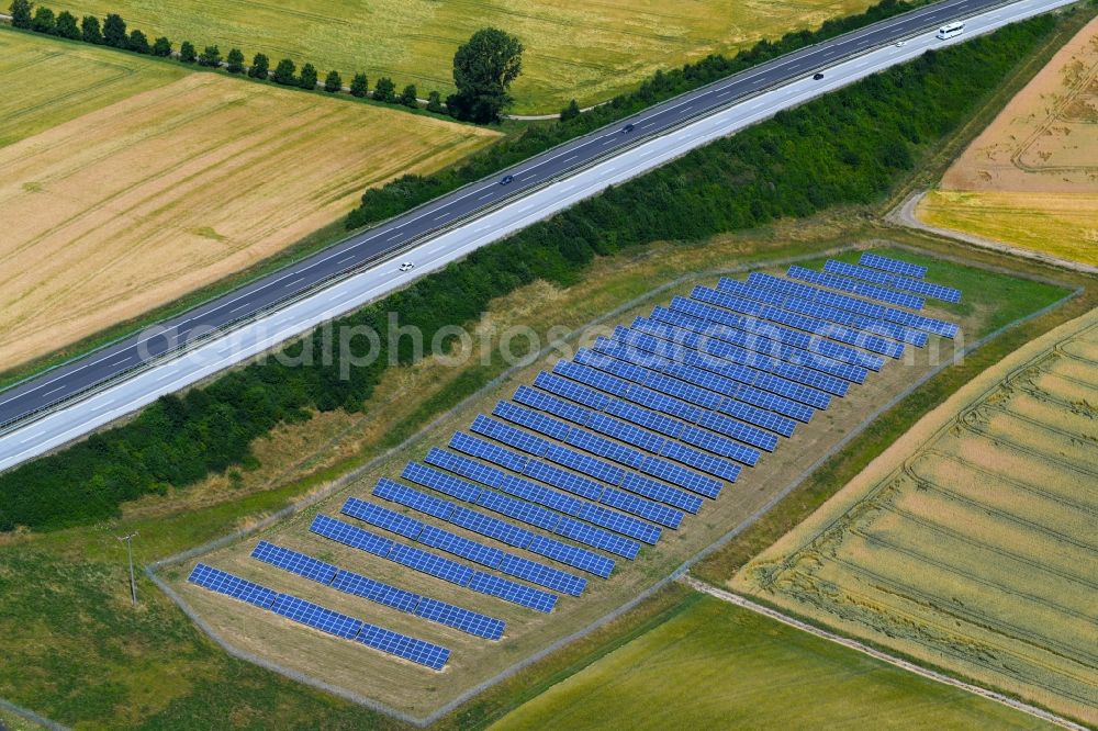 Aerial photograph Lauda-Königshofen - Panel rows of photovoltaic and solar farm or solar power plant in Lauda-Koenigshofen in the state Baden-Wurttemberg, Germany