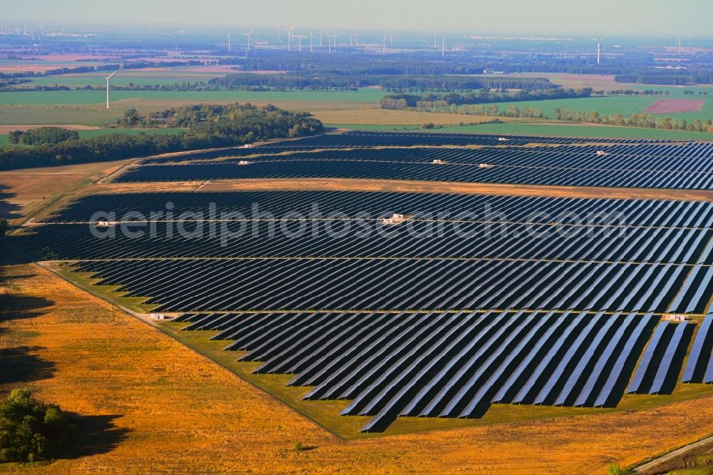 Aerial photograph Willmersdorf - Solar park and solar power plant Solarpark Weesow-Willmersdorf in Willmersdorf in the state Brandenburg, Germany