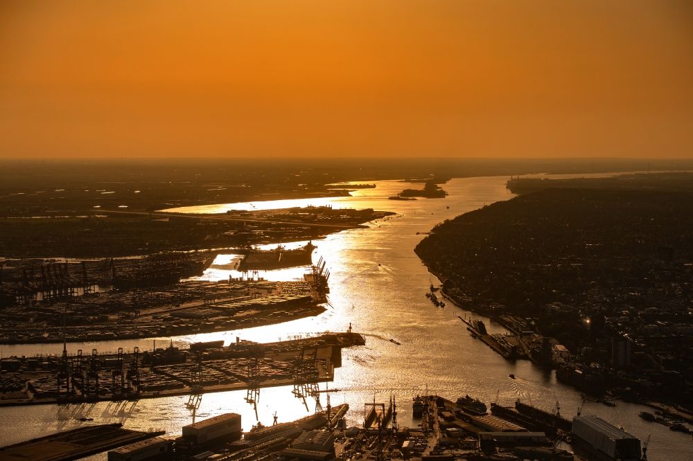Aerial image Hamburg - Sunset over the countryside of the port on the river course of the Elbe in the district Steinwerder in Hamburg, Germany