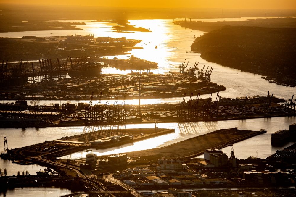 Hamburg from the bird's eye view: Sunset over the countryside of the port on the river course of the Elbe in the district Steinwerder in Hamburg, Germany