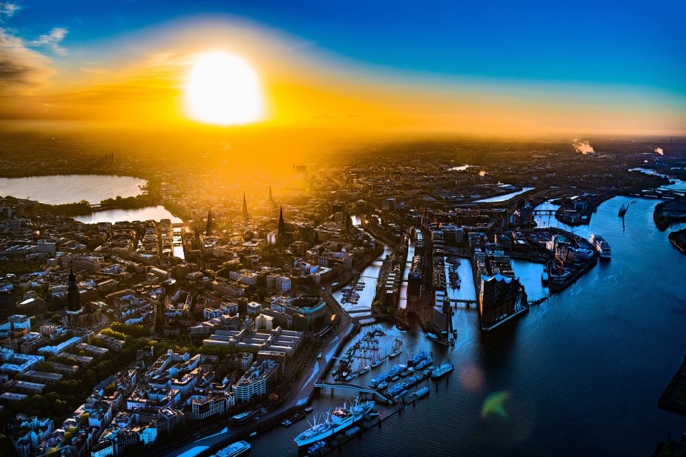 Aerial image Hamburg - Sunrise over the city center in the inner city in the district Neustadt in Hamburg, Germany
